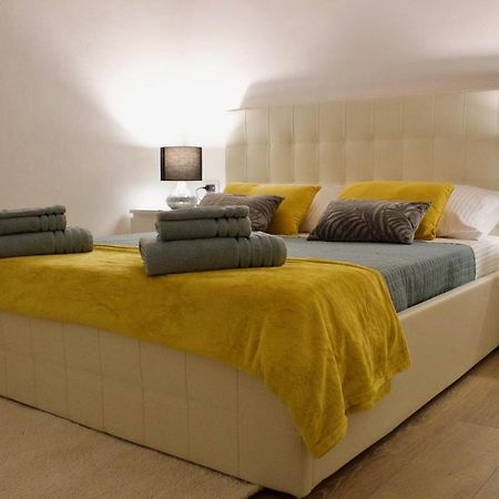 Nel Cuore Del Centro Storico Con Comfort E Stile Apartment Iglesias Luaran gambar